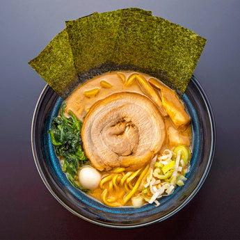 横浜家系醤油豚骨ラーメン
